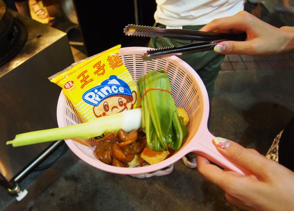 台湾・魅惑の屋台グルメ、滷味（ルーウェイ）の注文方法まとめ。一度食べたらやみつき間違いなし！